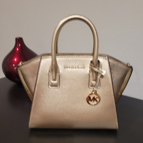Michael Kors Handbags - NWT MICHAEL KORS